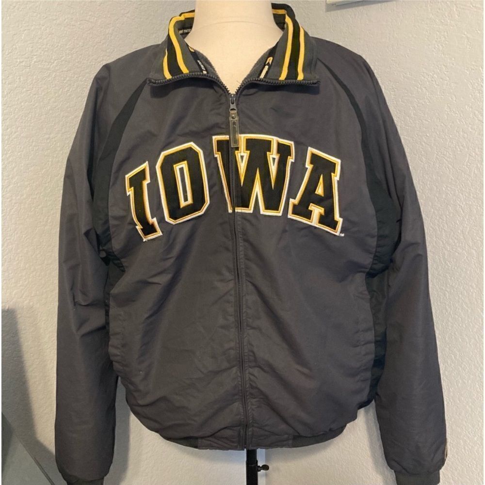 Iowa Hawkeyes Coat Colosseum Jacket Fleece lined Mens XL tailgate Bomber‎